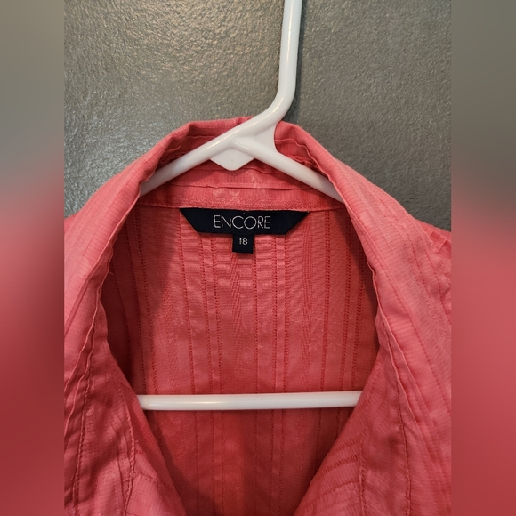 *2/$25* Size 18 Encore button up blouse - Picture 3 of 6